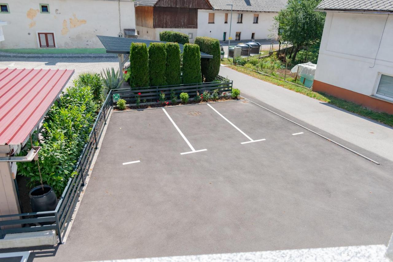 Prima Countryside Apartments Zirovnica Exterior foto
